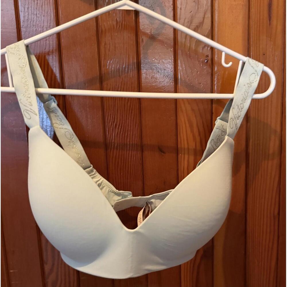 Victoria Secret Padded Wireless Push-up Plunge Bra, 34DD